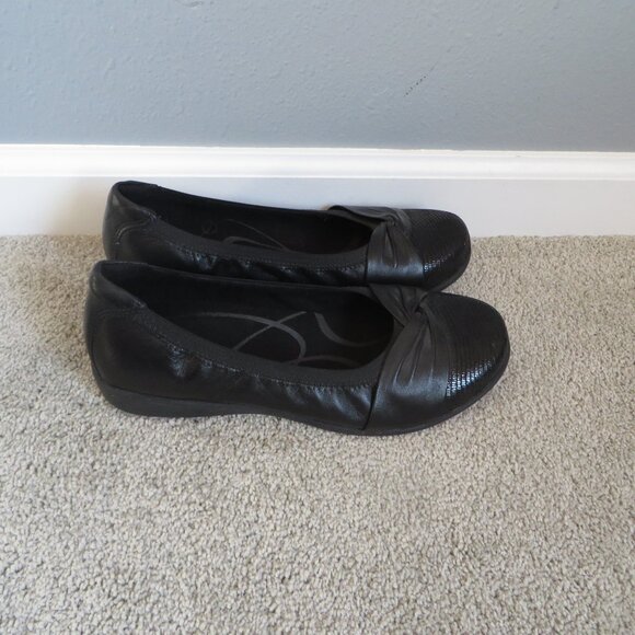 Aravon Womens Andrea-AR Ballet Flat/Shoes Size 8EE Black Leather #ABF04BK - Picture 2 of 10
